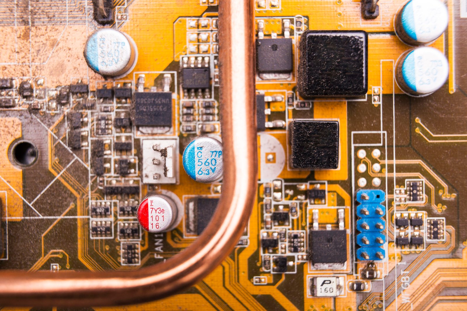 Diseño y fabricación de circuitos electronicos.